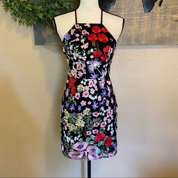 SOLD ❤️🔥 Lulus Black Multi Floral Embroidered Bodycon Halter Mini Dress - Picture 2 of 14